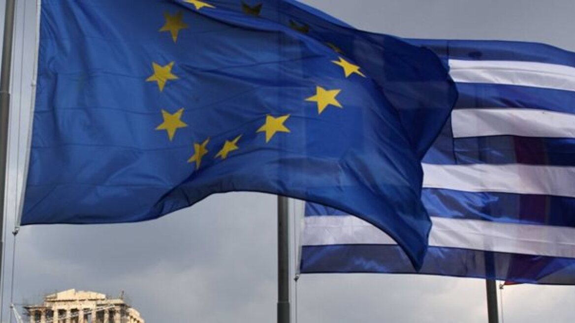 Σε μια κλωστή η οικονομία με το βλέμμα στραμμένο στον Ντράγκι