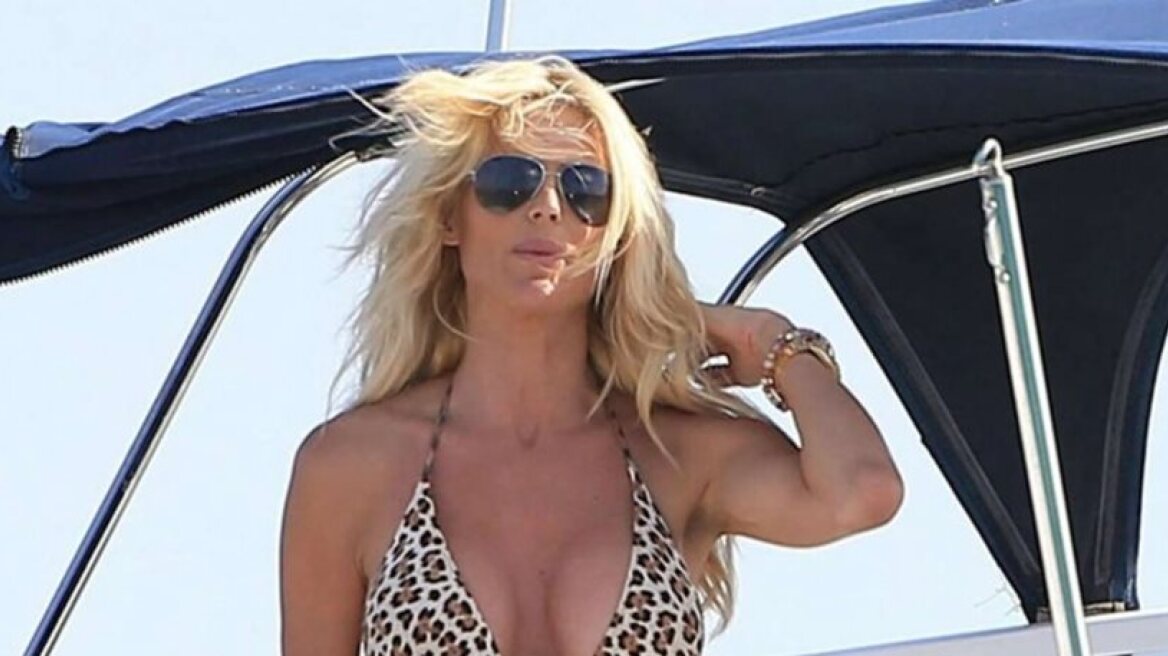 Victoria Silvstedt: 41, leopard print bikini, so… so good