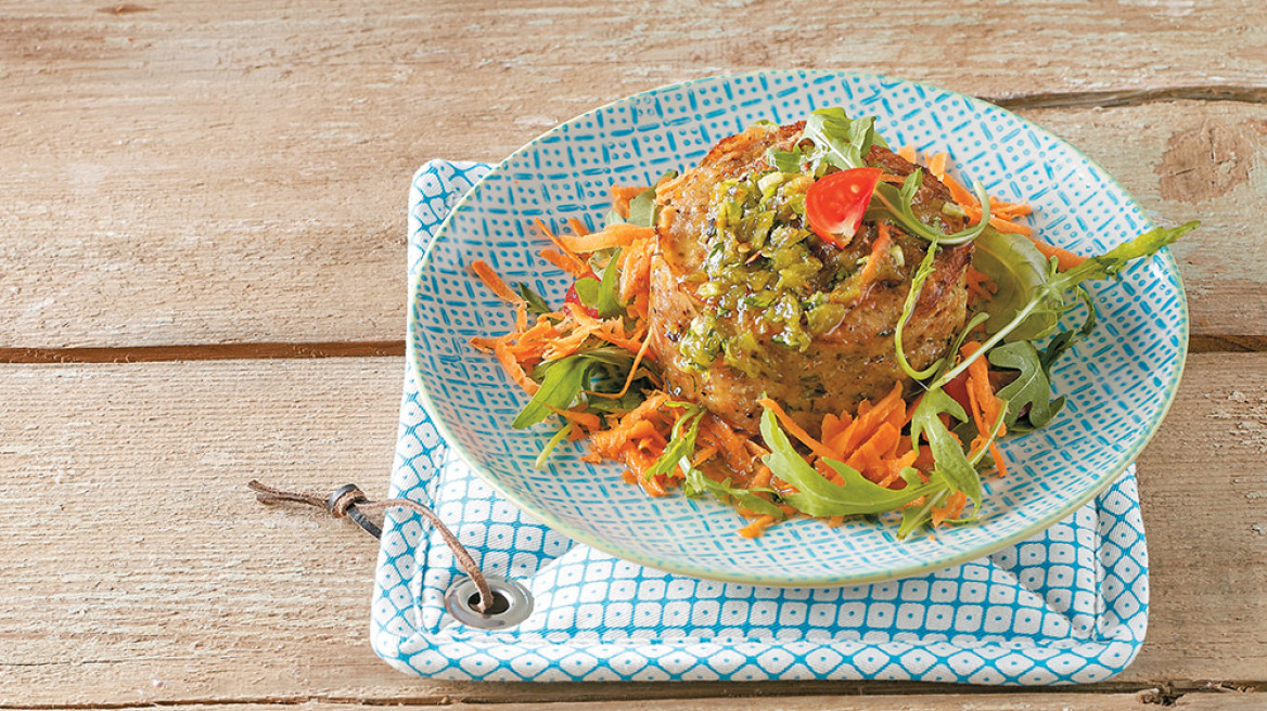 Πικάντικο μπιφτέκι κοτόπουλου στη λαδόκολλα