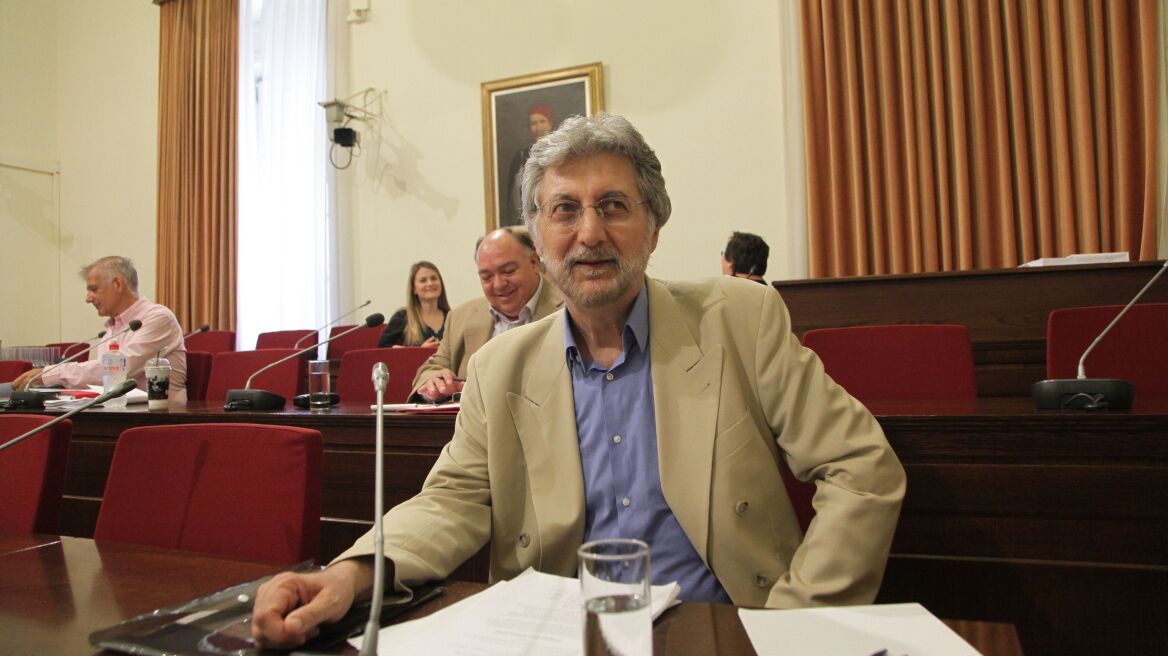 Ο πρώην αντιπρόεδρος της ΕΛΣΤΑΤ κατήγγειλε «αλχημείες» για τη διόγκωση του ελλείμματος του 2009