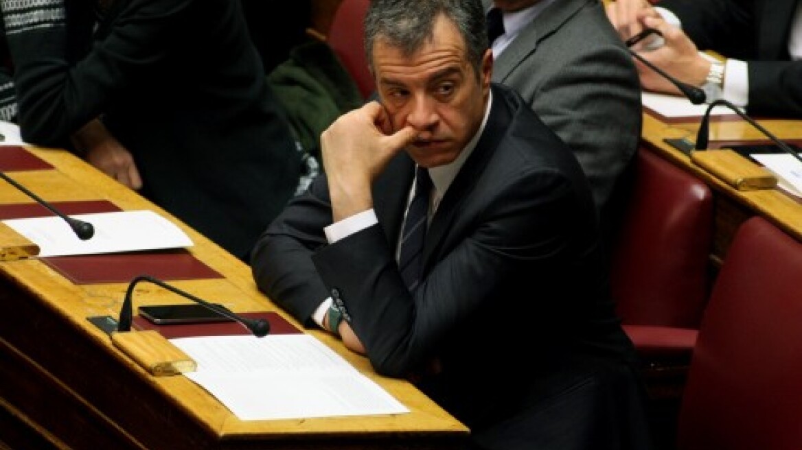 Θεοδωράκης: Να παραμερίσει τα σενάρια καταστροφής ο Τσίπρας και να φέρει συμφωνία