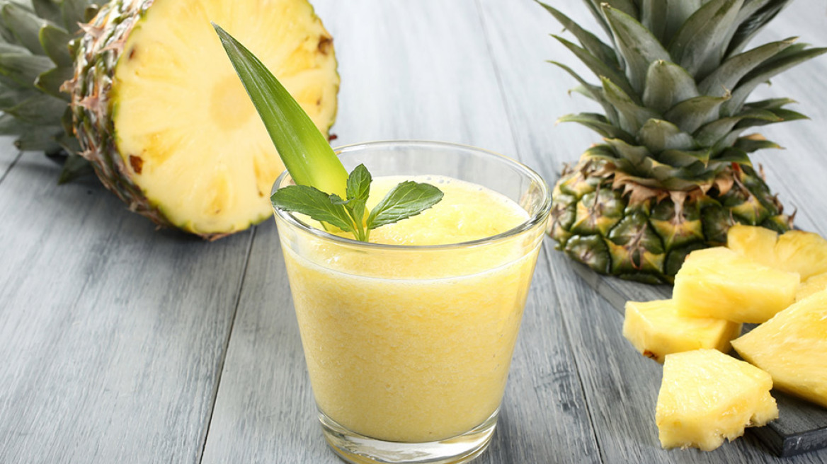 Smoothie ανανά με γιαούρτι και γάλα