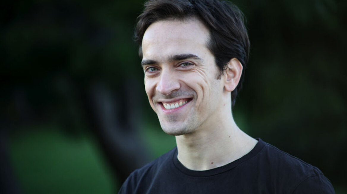 Ο Δημήτρης Σαμόλης και η... διακριτική του γοητεία