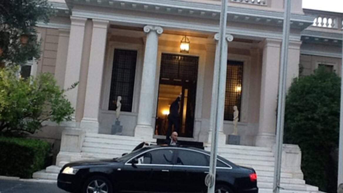 Tsipras reportedly confides to other EU leader: Snap elex if necessary