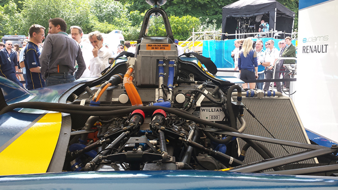 Live: Ο τελικός της Formula E στο κέντρο του Λονδίνου