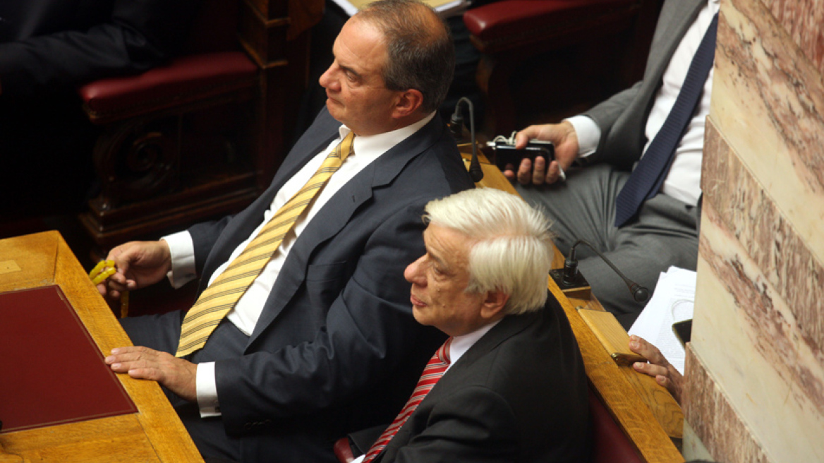 Ο Παυλόπουλος μίλησε με Καραμανλή αλλά όχι με Σαμαρά 