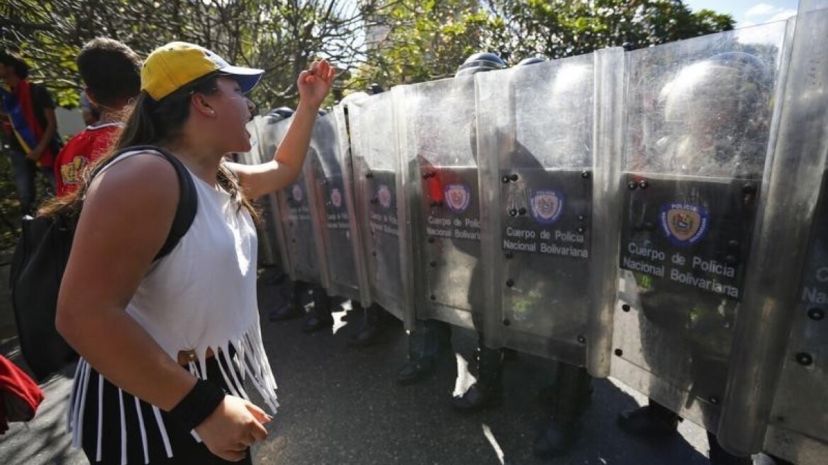 Βενεζουέλα: 120 δολοφονίες αστυνομικών μέσα στο 2015