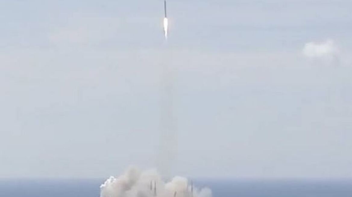 Διαλύθηκε λίγα λεπτά μετά την εκτόξευση ο πύραυλος Falcon 9 της SpaceX