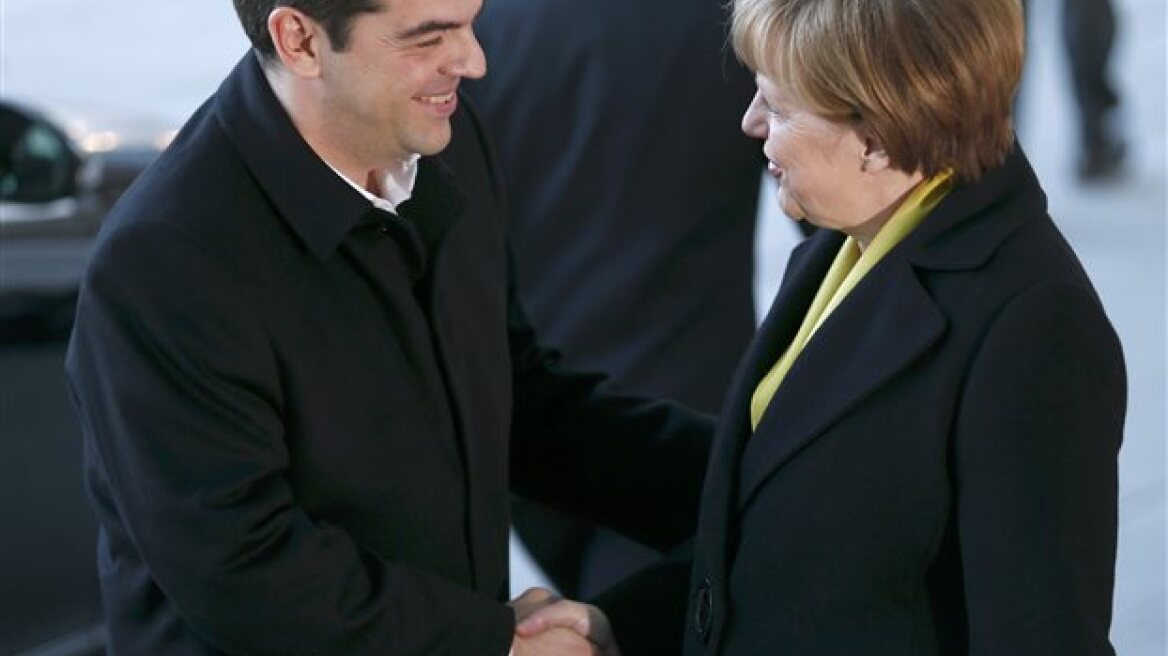 Tagesspiegel: «Έχει έρθει η ώρα η Μέρκελ να προχωρήσει σε μια απομείωση του χρέους»