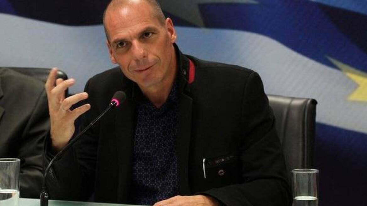 Ο Βαρουφάκης λέει ότι τα λεφτά στις τράπεζες φτάνουν μέχρι τη Δευτέρα!