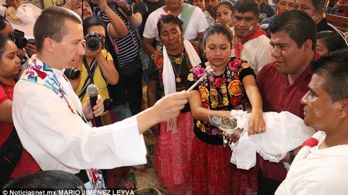 Μεξικό: Δήμαρχος παντρεύτηκε αλιγάτορα!