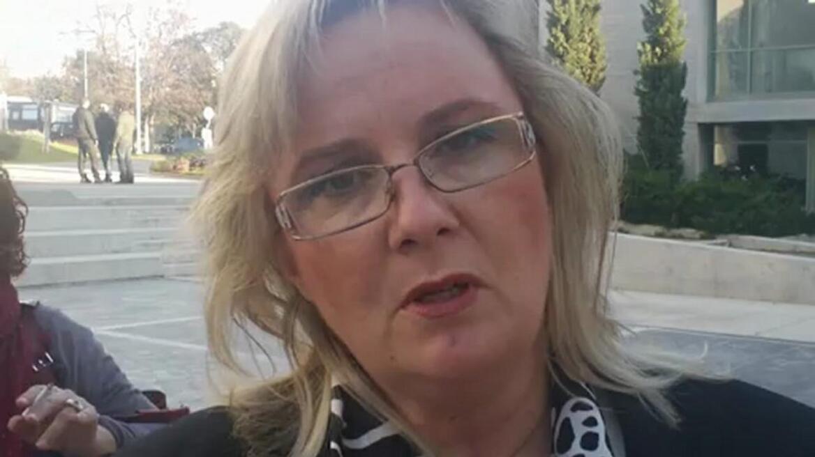 Ξουλίδου: Ο στρατός είναι έτοιμος να παράξει και να τροφοδοτήσει την αγορά με φάρμακα