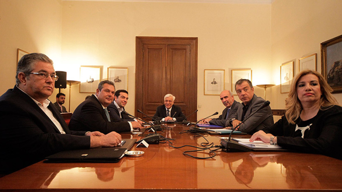 Επτά ώρες στα ίδιο τραπέζι με τηλεφωνήματα σε Μέρκελ, Ολάντ και Πούτιν