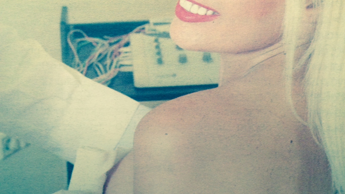 Ελληνίδα παίκτρια ριάλιτι έκανε πλαστική στήθους 