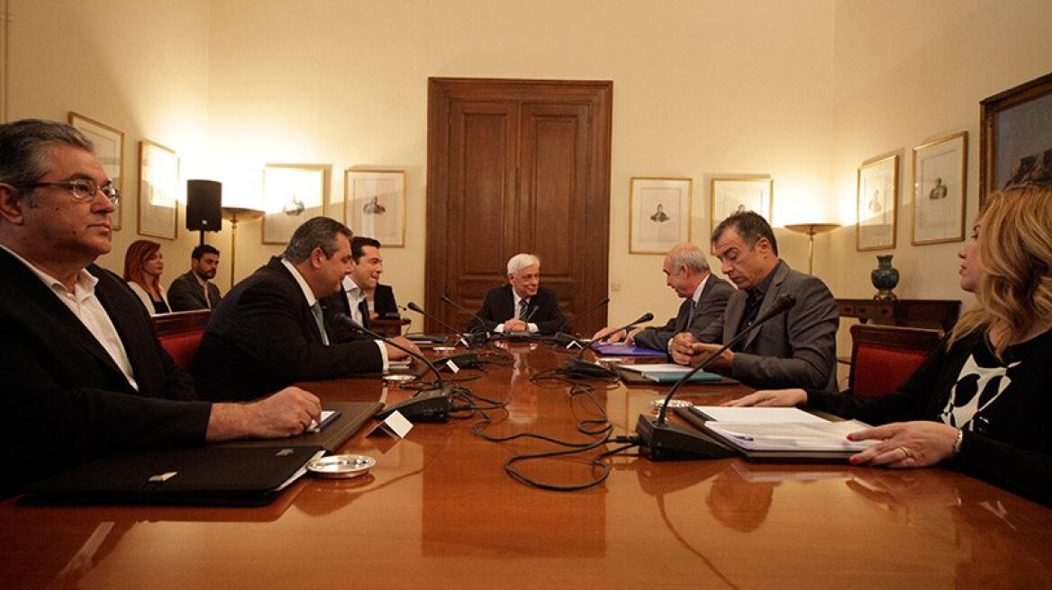 Τι συζητούσαν Τσίπρας και αρχηγοί επί επτά ώρες στο Προεδρικό