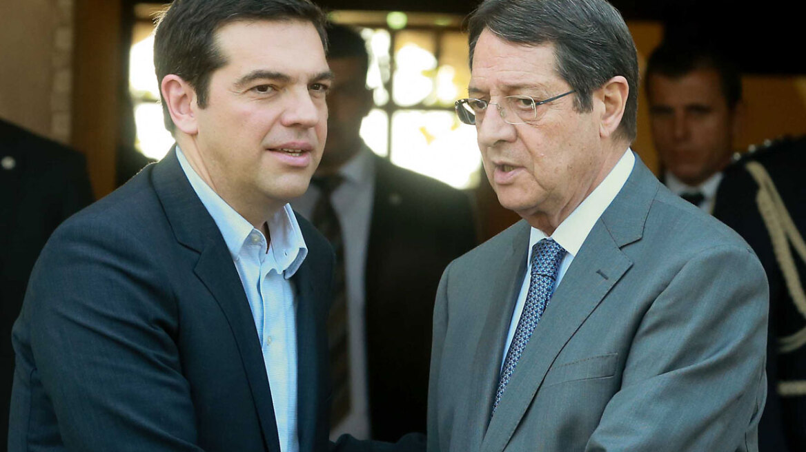 Επικοινωνία Τσίπρα και Αναστασιάδη για συντονισμό