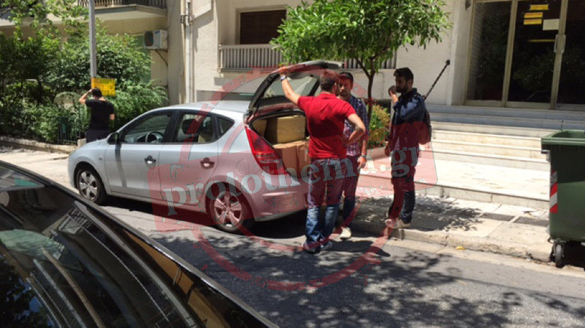 Μάζεψε τα πράγματά του από το υπουργείο ο Βαρουφάκης