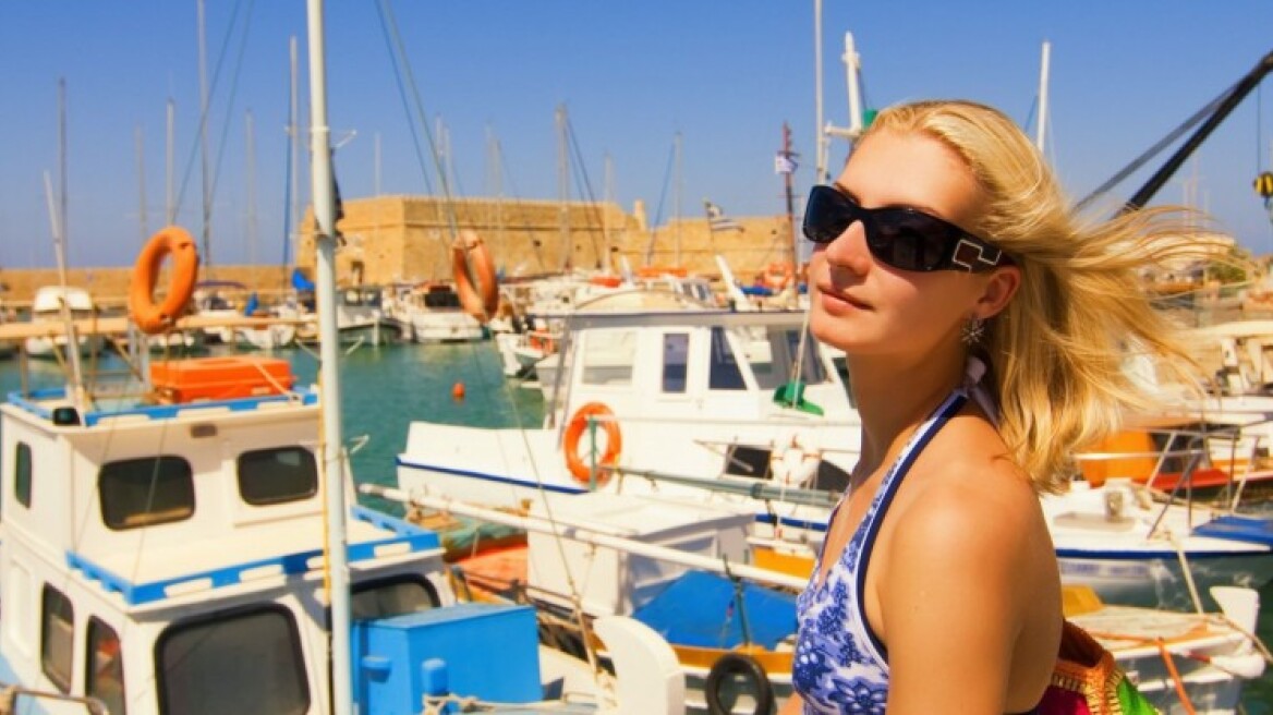 Greek tourism + shopping + reading + web surfing = Solidarity!