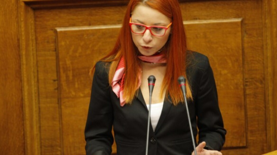 Ξέσπασε σε κλάματα η Δριτσέλη στη Βουλή