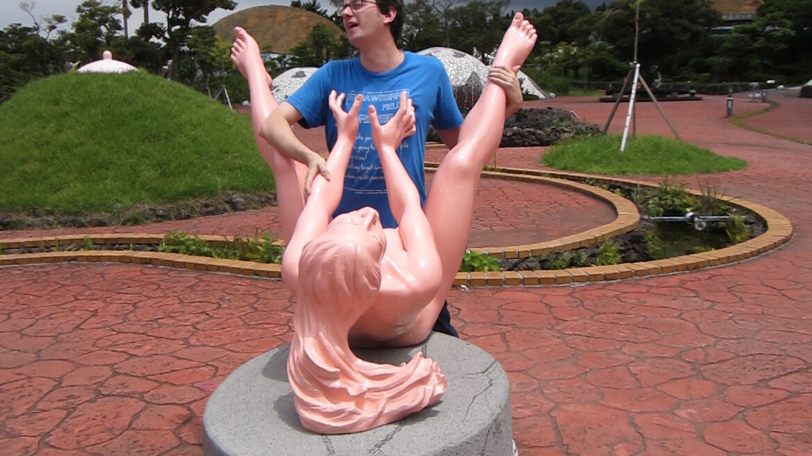 Objectophiles in the throes of ecstasy with their... things! (disturbing pics + vids)