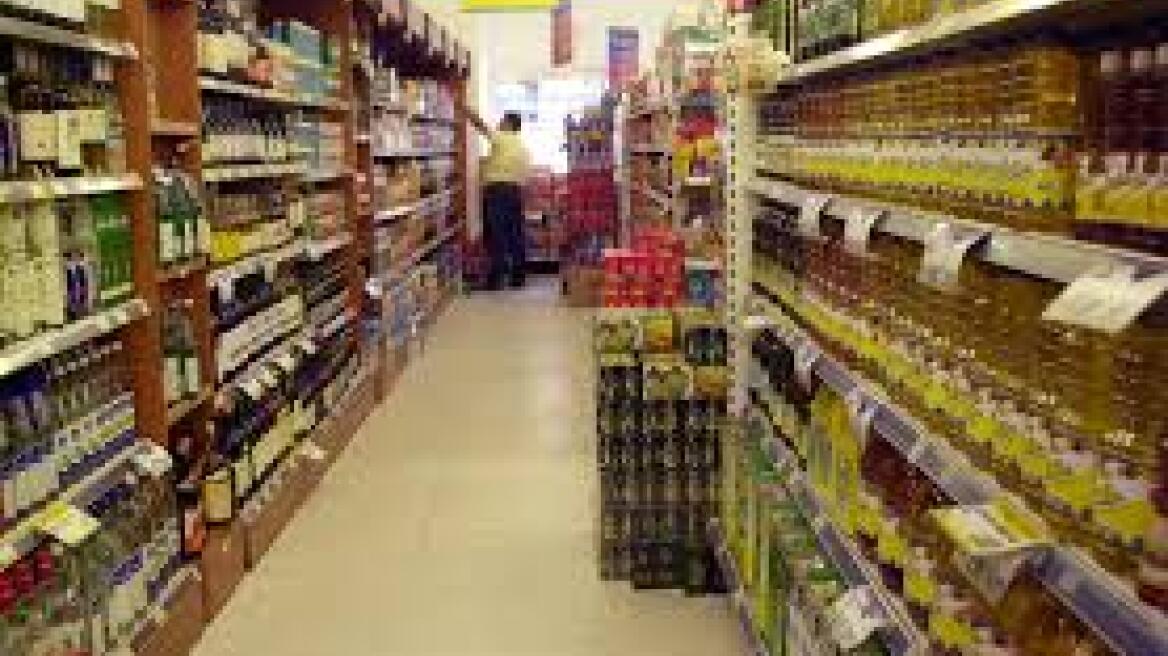 Πιο βαρύς ο πέλεκυς για ΦΠΑ, συντάξεις και μισθωτούς