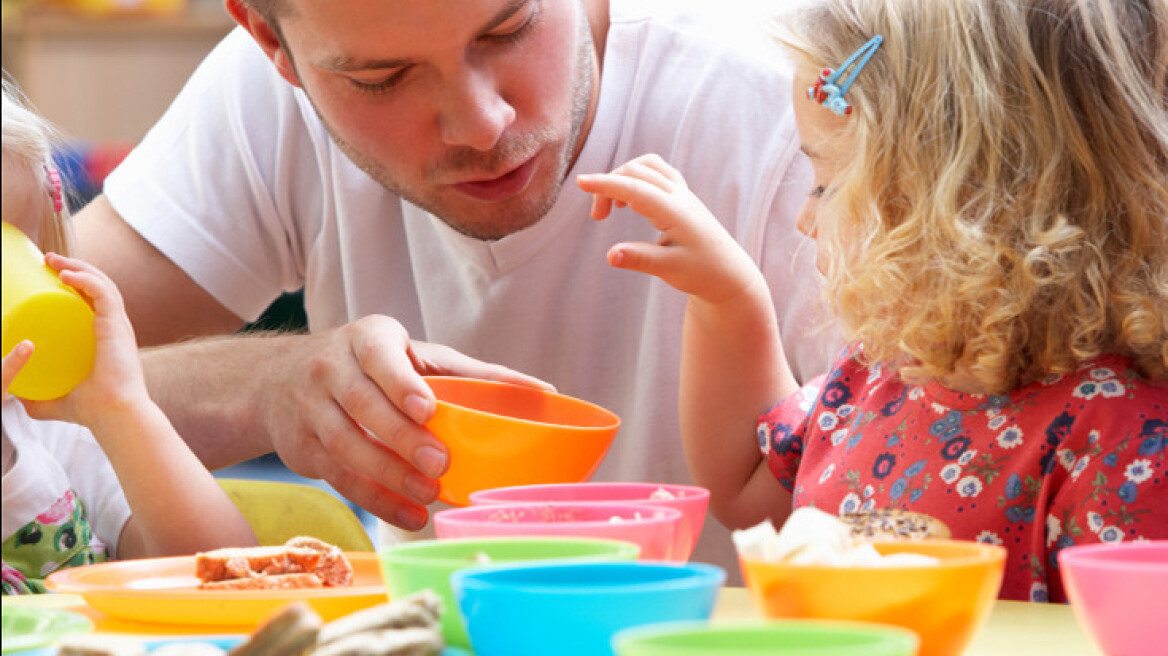 Ευρωπαϊκό Δικαστήριο: Γονική άδεια μετ' αποδοχών και σε άνδρες δημοσίους υπαλλήλους