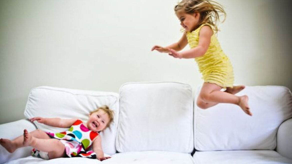 14 περίεργα πράγματα που κάνουν όλα τα παιδιά!