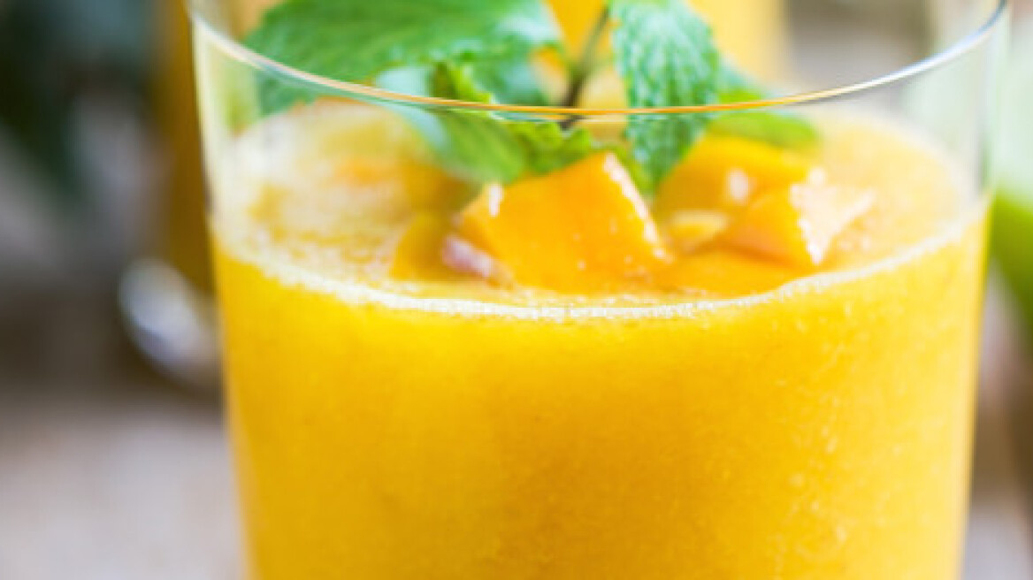 Smoothie μάνγκο – λάιμ – πορτοκάλι
