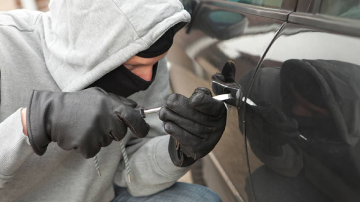 Συμμορία «ρήμαζε» σταθμευμένα οχήματα σε όλη την Πιερία