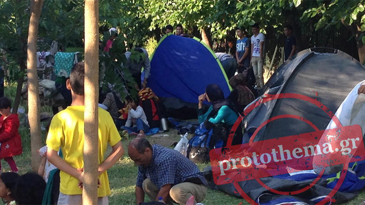 Εστησαν σκηνές και στο Πεδίον του Άρεως οι μετανάστες
