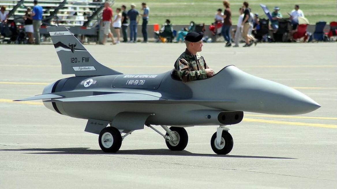 Χαμός στο Twitter με την «τρολλιά» για ελληνικό F-16 σε ΑΤΜ στην Τουρκία!