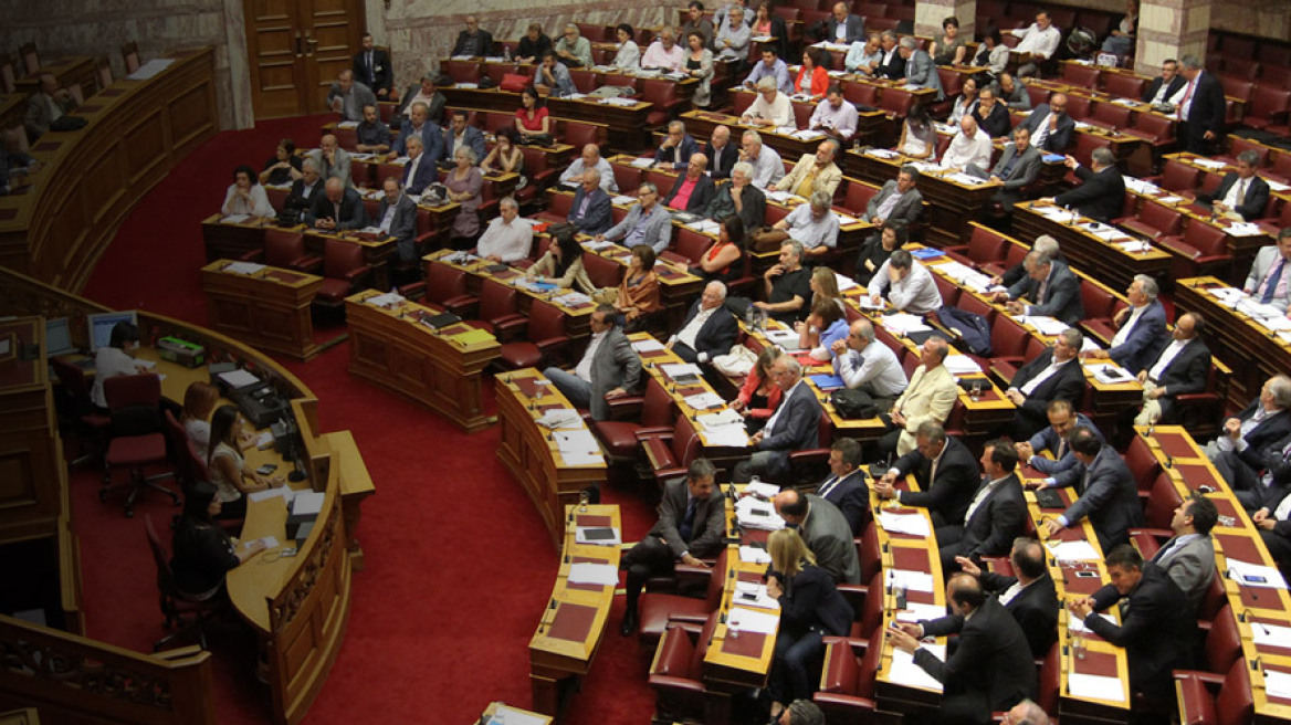 Κυβερνητικός ελιγμός με υποχώρηση: Εκτός πολυνομοσχεδίου αγρότες και πρόωρες συντάξεις