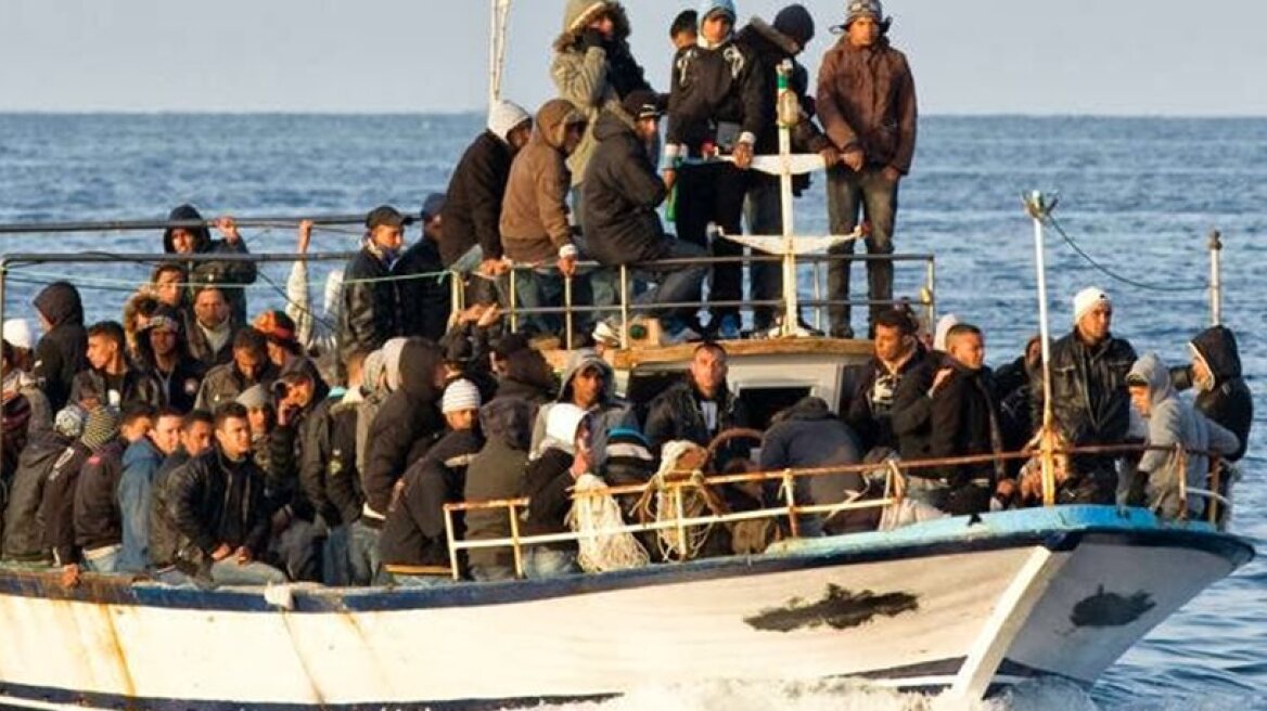 Στη Σητεία το πλοίο που περισυνέλεξε 190 μετανάστες