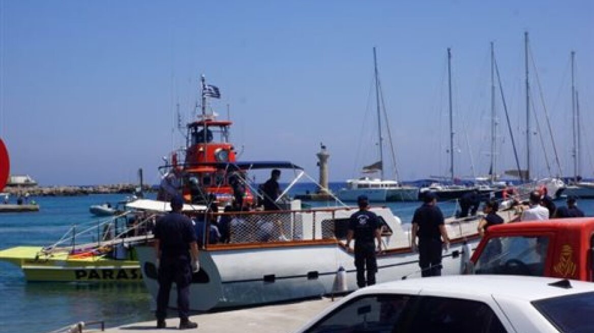 Μεταφέρονται στον Πειραιά από τη Σητεία οι μετανάστες