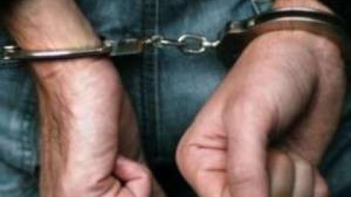 Γύθειο: Συνελήφθη 49χρονος για βεγγαλικά και φωτοβολίδες