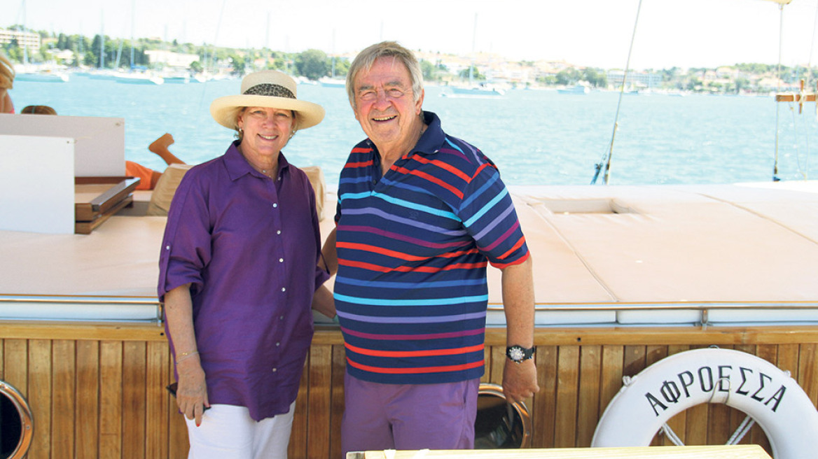  Οι «τέως» κολυμπούν με το βλέμμα στις πολιτικές εξελίξεις 