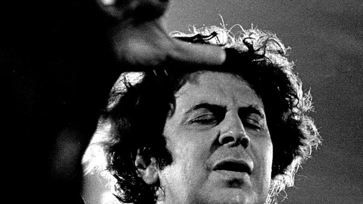 90 χρόνια Μίκης! - Συναυλίες από τα Χανιά εώς το Άμστερνταμ 