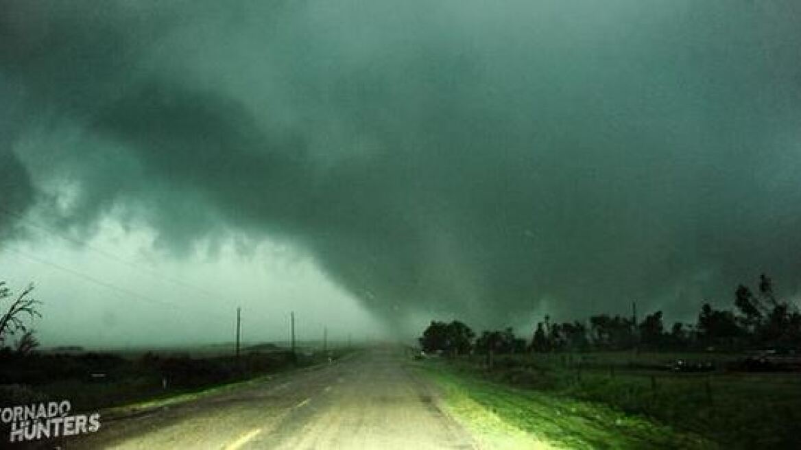 Ανεμοστρόβιλος-τέρας διάρκειας τριών ωρών στον Καναδά!