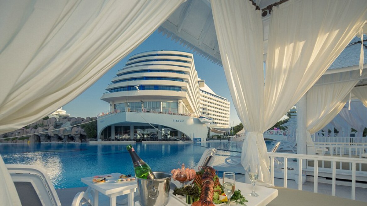 Φωτογραφίες: Ο «Τιτανικός» έγινε... ξενοδοχείο!