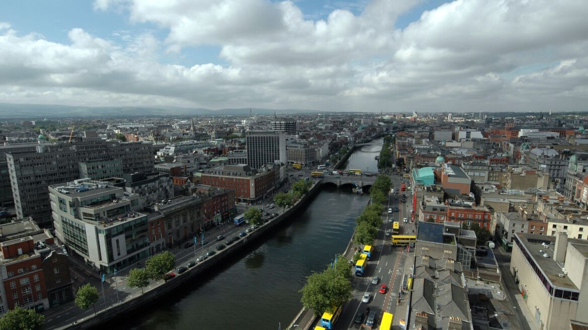 Ιρλανδία: Αφήνει πίσω τα μνημόνια με ταχείς ρυθμούς