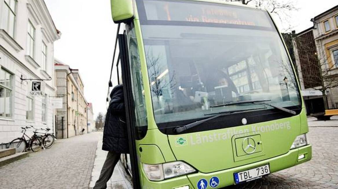 Σουηδία: Μετανάστες κάνουν δωρεάν βόλτες για να ενταχθούν στην κοινωνία