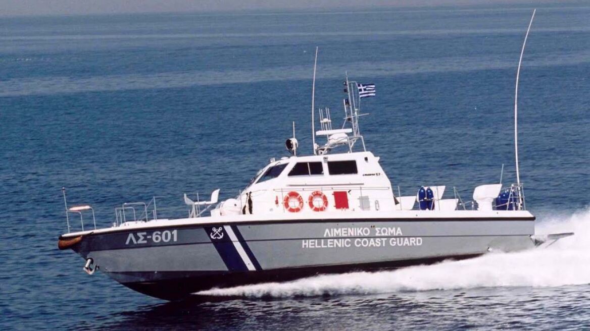Σάμος: Διάσωση παράνομων μεταναστών από το Λιμενικό 