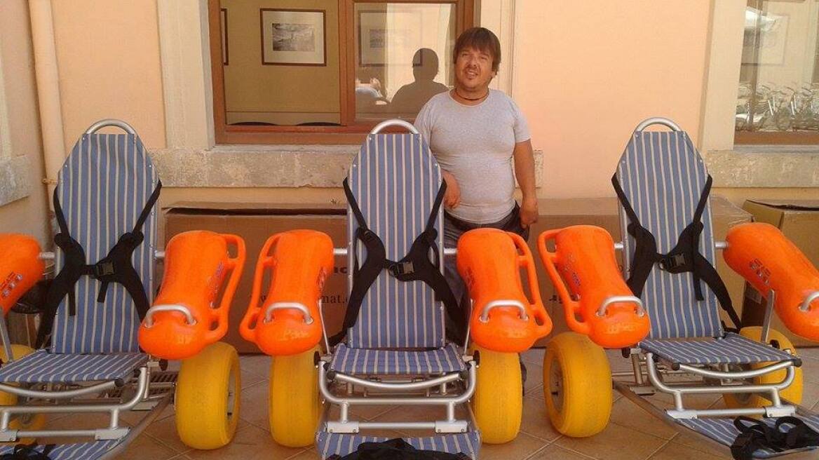 Πλωτά αμαξίδια και ράμπες ΑΜΕΑ σε παραλίες της Κέρκυρας