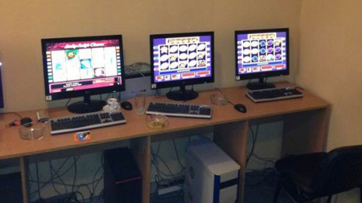 Τρεις συλλήψεις για «φρουτάκια» στα Γρεβενά