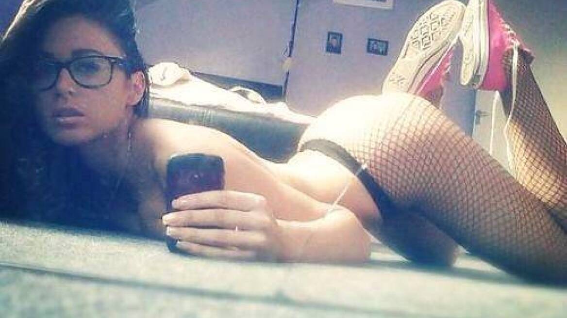 When NOT to take selfies (pics)