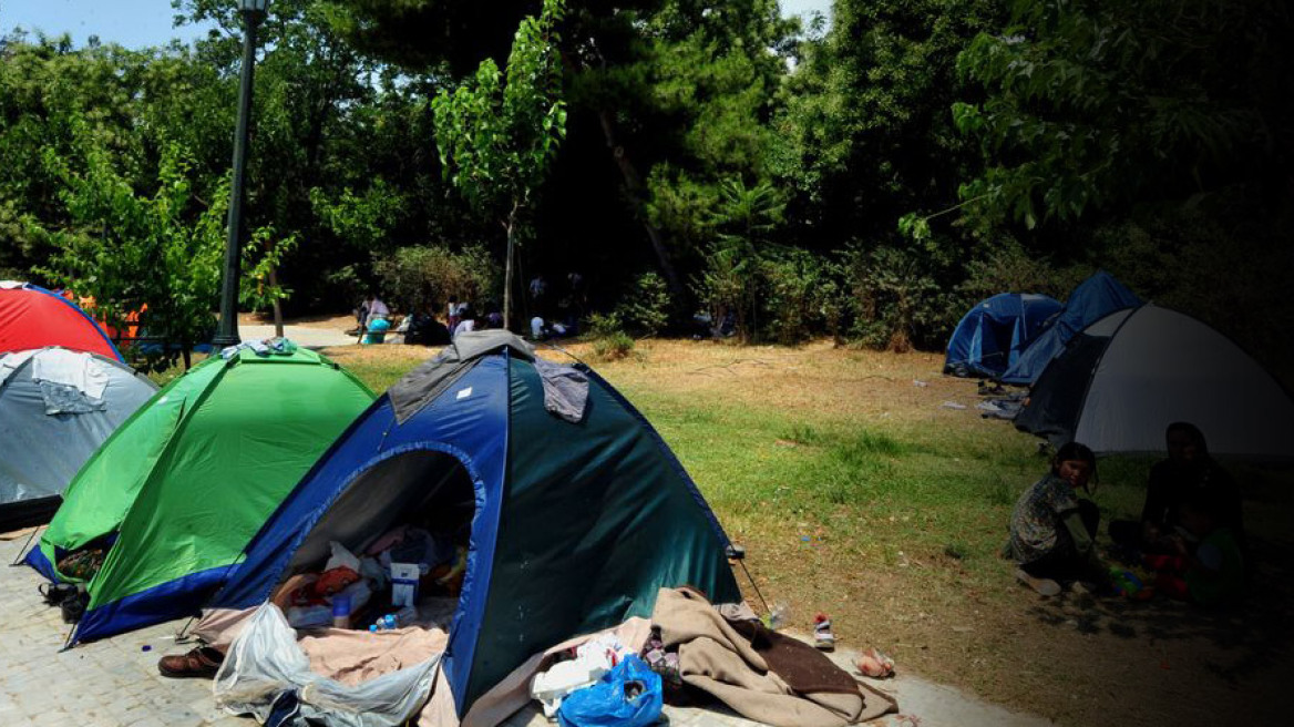Τώρα τρέχουν με τους μετανάστες