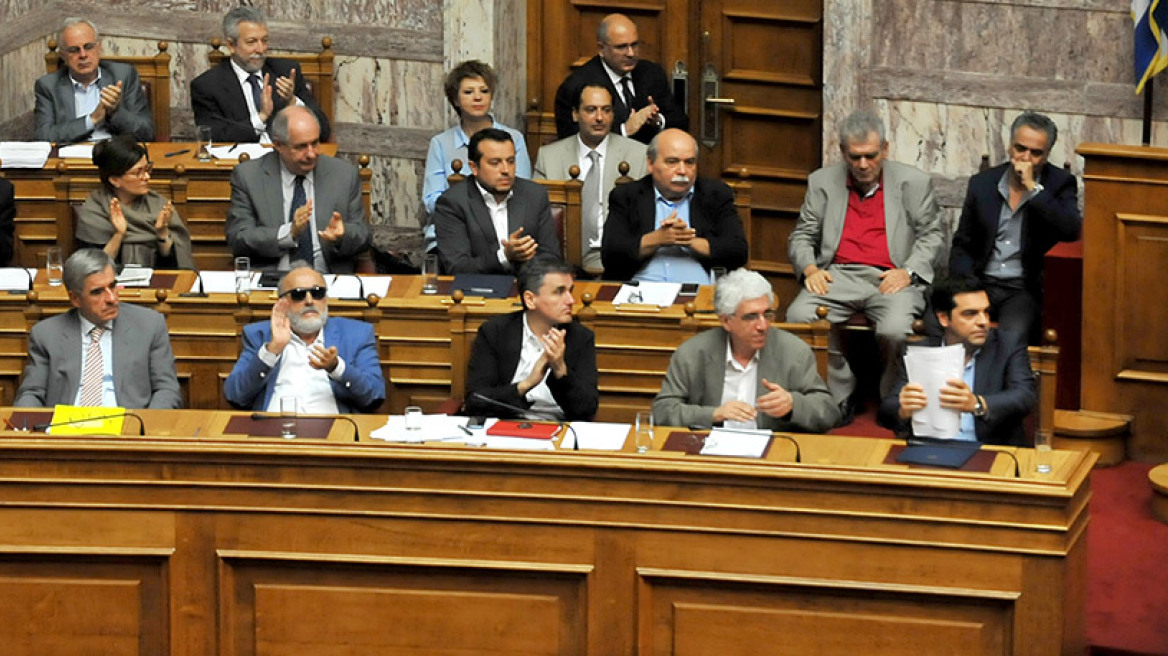 Όλο και πιο κοντά η συμφωνία, καθώς η κυβέρνηση επιμένει σε «τελική λύση τώρα»