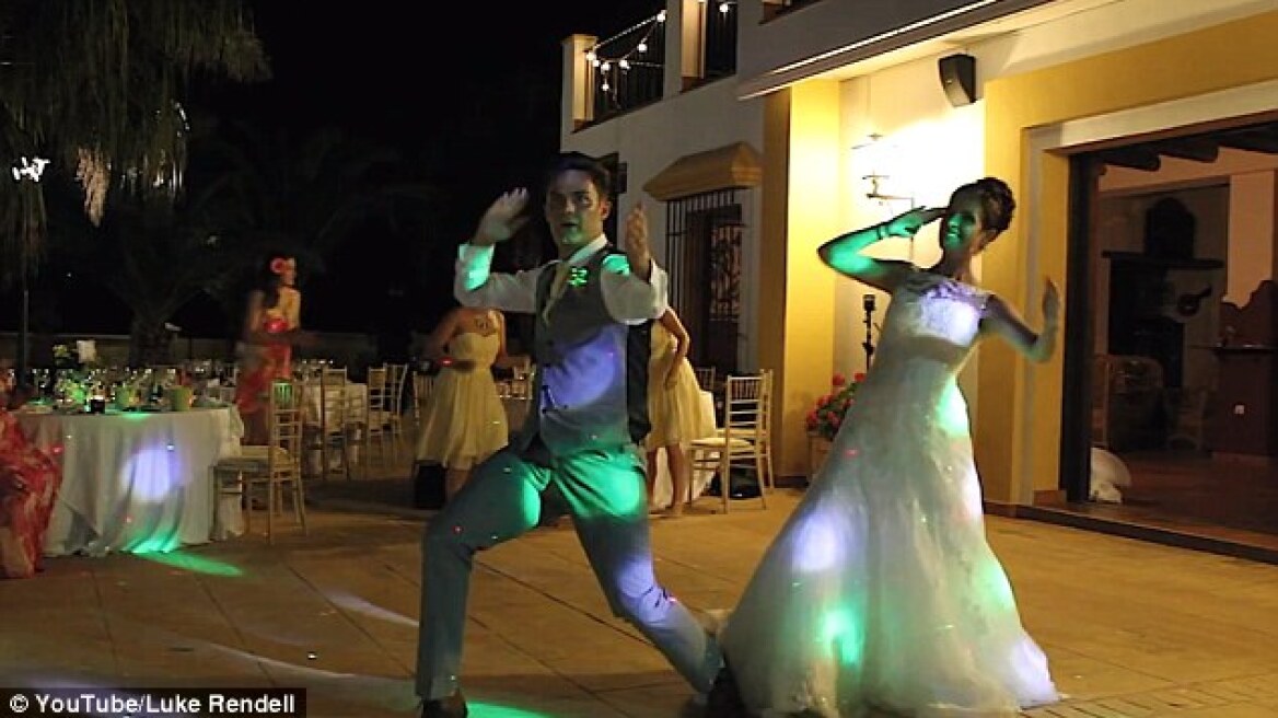 Βίντεο: Ο πιο εντυπωσιακός γαμήλιος χορός που έχετε δει ποτέ