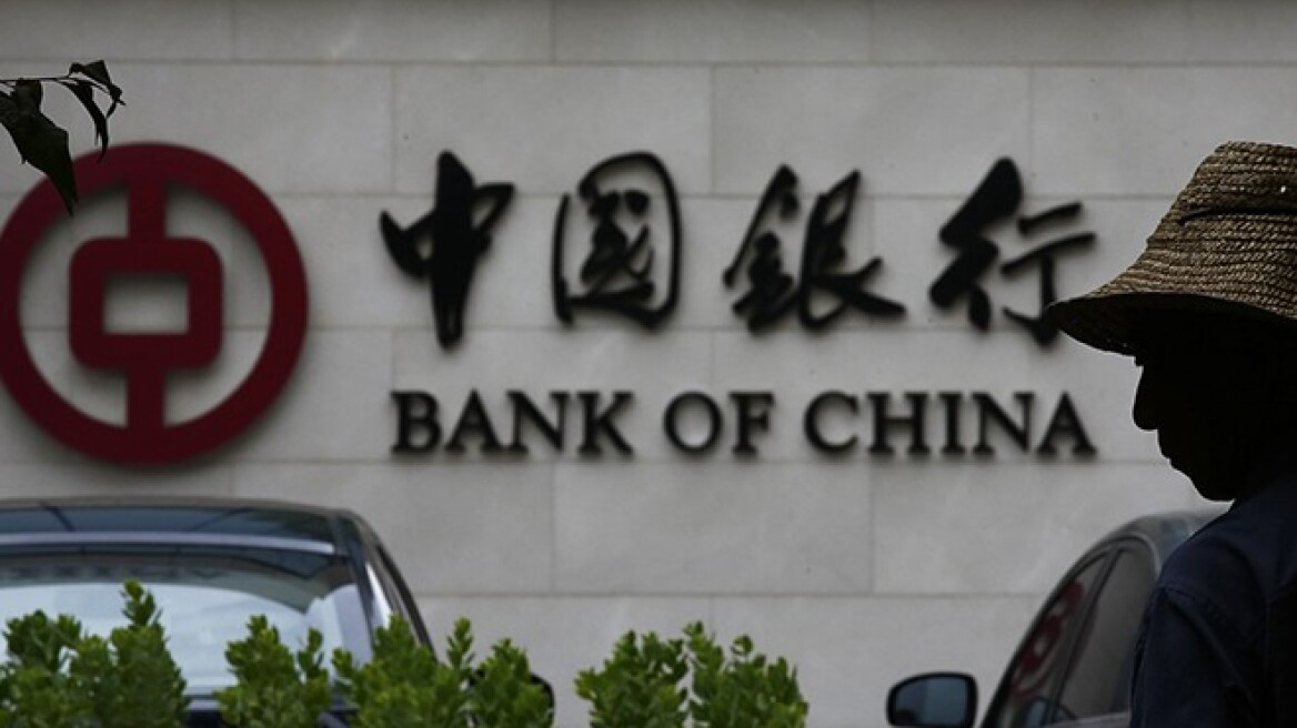 Κατακόρυφη πτώση για το γιουάν: H μεγαλύτερη από το 1994