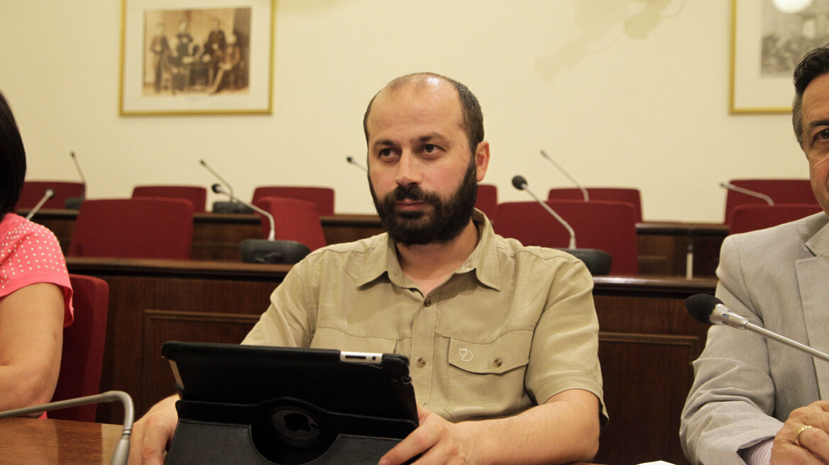 Διαμαντόπουλος: Δικαιώθηκα που κράτησα το υπηρεσιακό αυτοκίνητο
